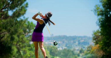accessories every female golfer should have in her bag and use - feature imaage