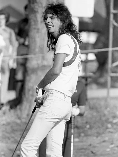 Alice Cooper golf style on the course - celebrities that golf